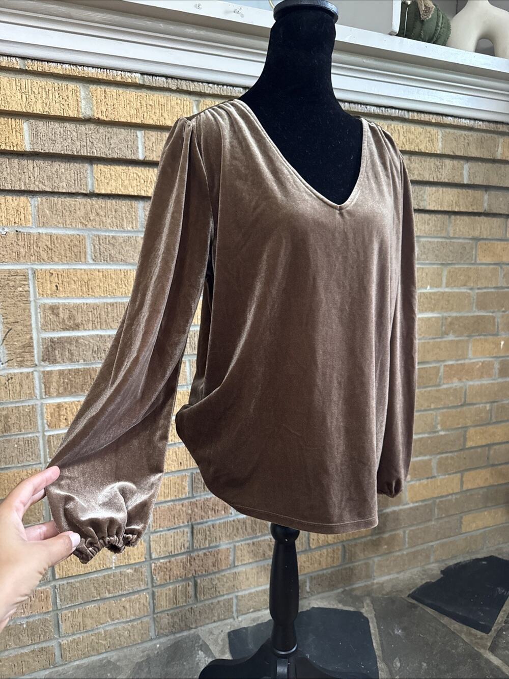 Loft Velvet Champagne/Brown Long Sleeve V-Neck Blouse Sz Large Balloon Sleeves